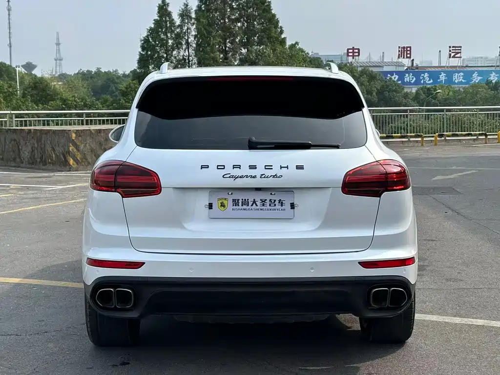 Porsche Cayenne — миниатюра 8