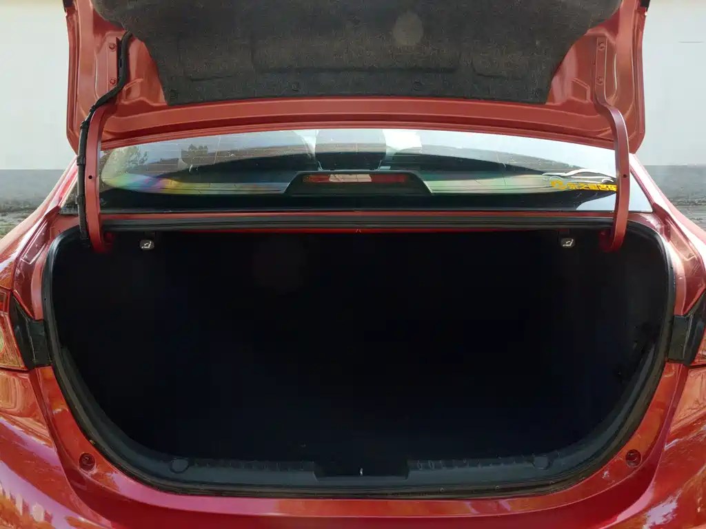 Mazda Mazda3 3 2017 1.5L AT Luxury V