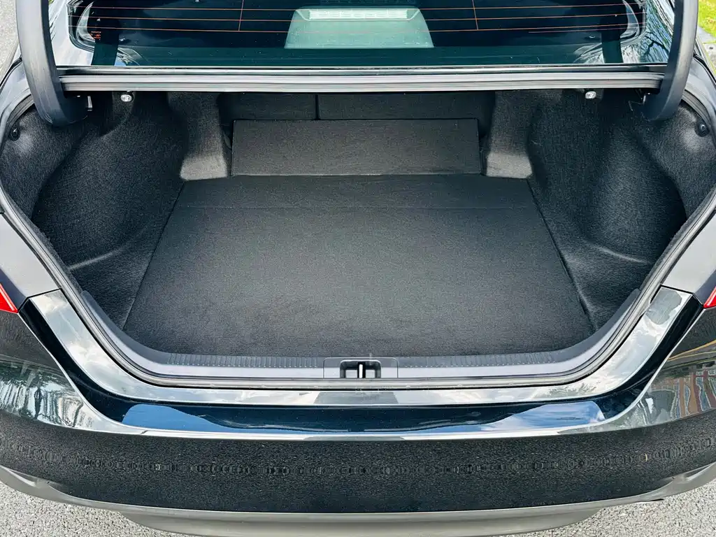 Toyota Camry — миниатюра 14