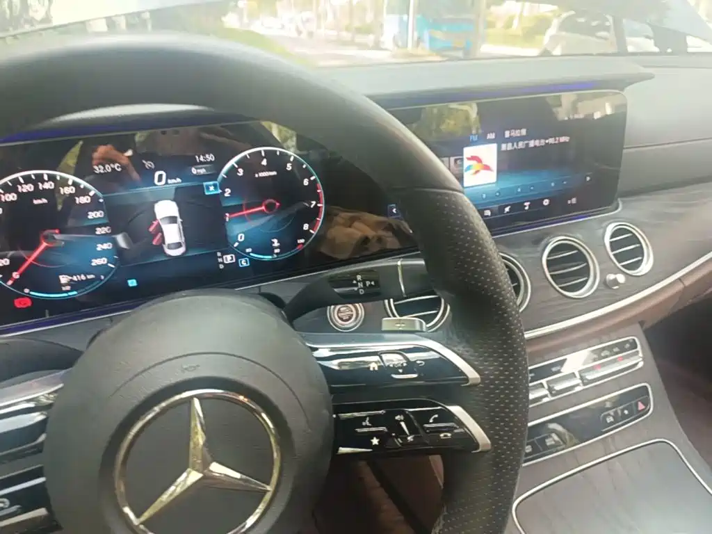 Mercedes-Benz E-Class — миниатюра 14