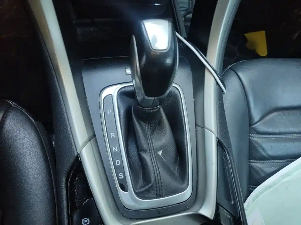Ford Mondeo — миниатюра 7