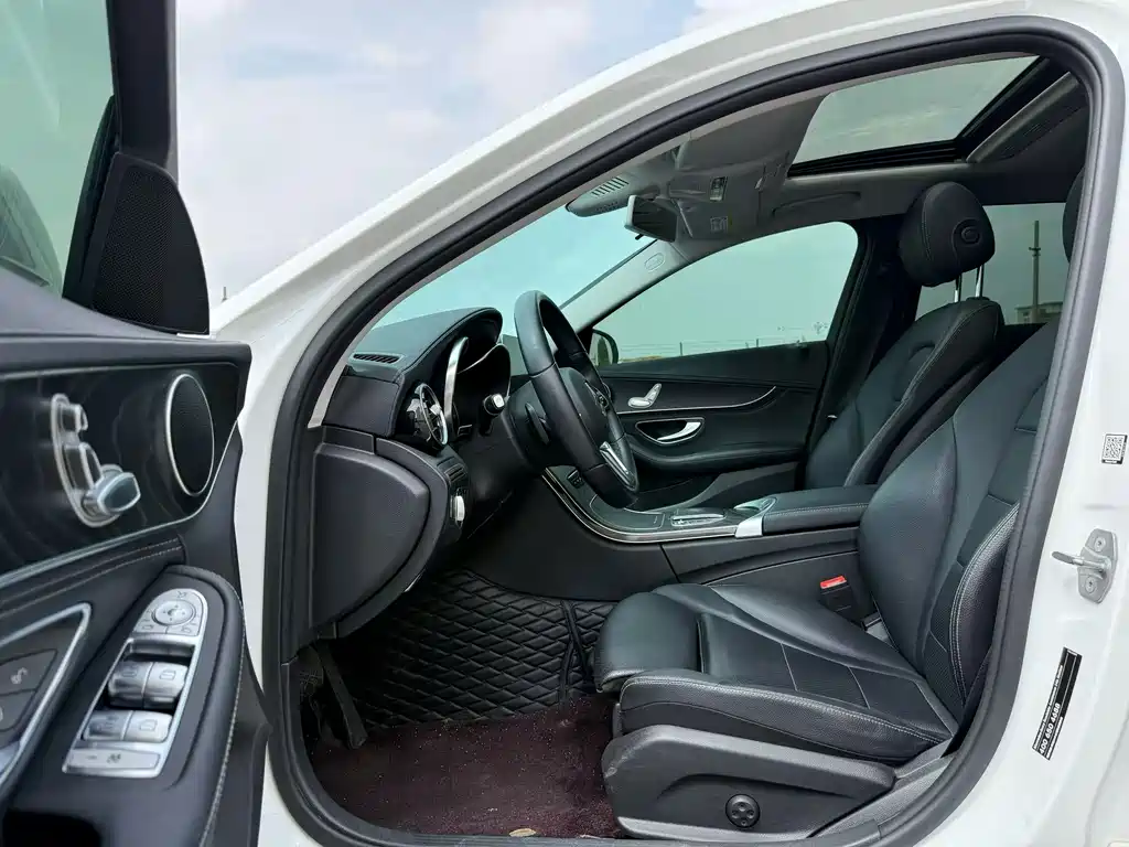 Mercedes-Benz C-Class — миниатюра 4