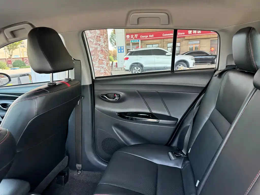 Toyota Yaris L — миниатюра 12