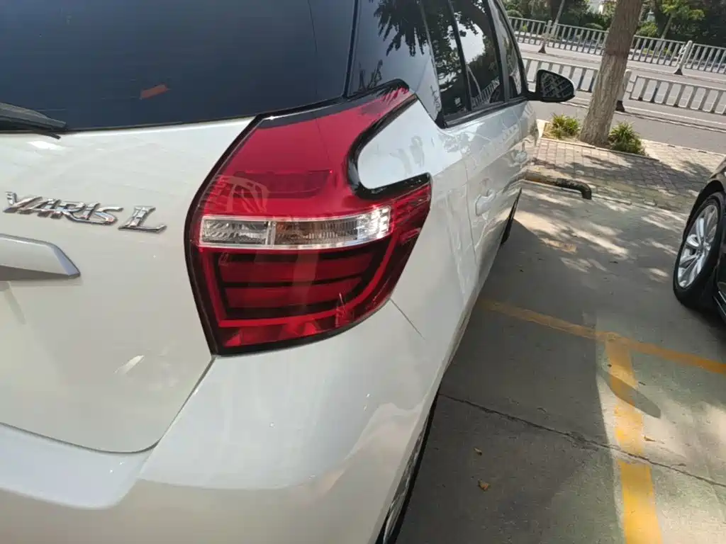Toyota Yaris L — миниатюра 8