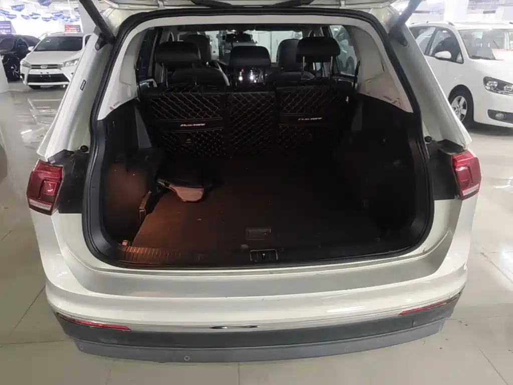 Volkswagen Tiguan L — миниатюра 19