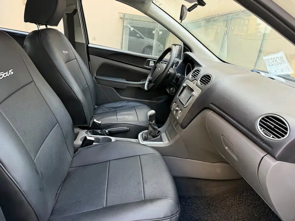 Ford Focus — миниатюра 10