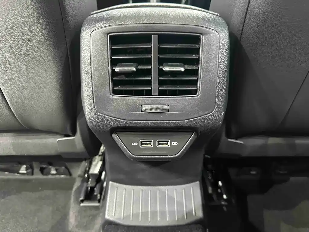 Volkswagen T-Roc — миниатюра 14