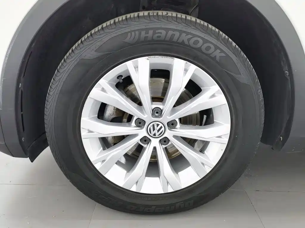 Volkswagen Tiguan L — миниатюра 17