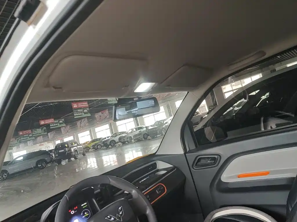 Wuling MINIEV — миниатюра 18