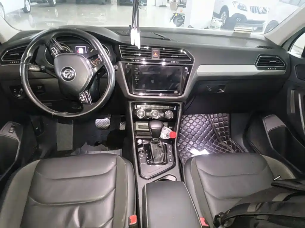 Volkswagen Tiguan L — миниатюра 10