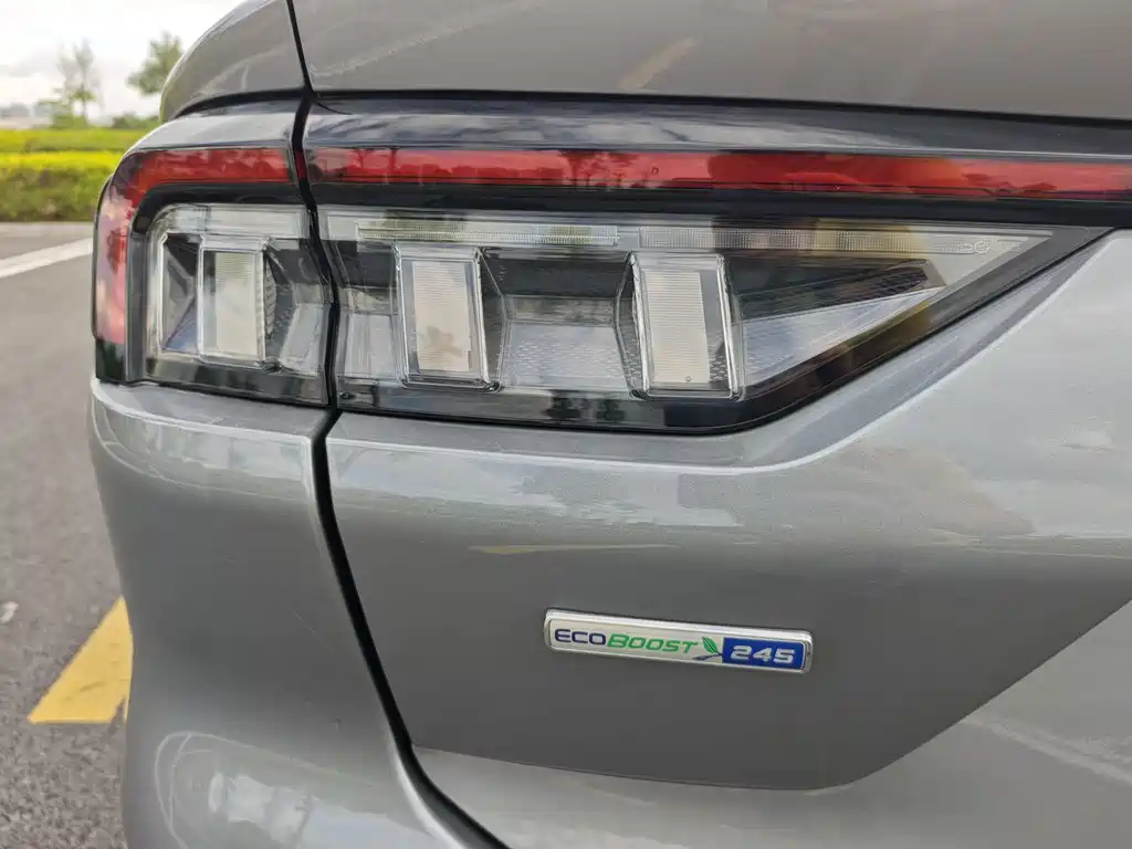 Ford Mondeo — миниатюра 28