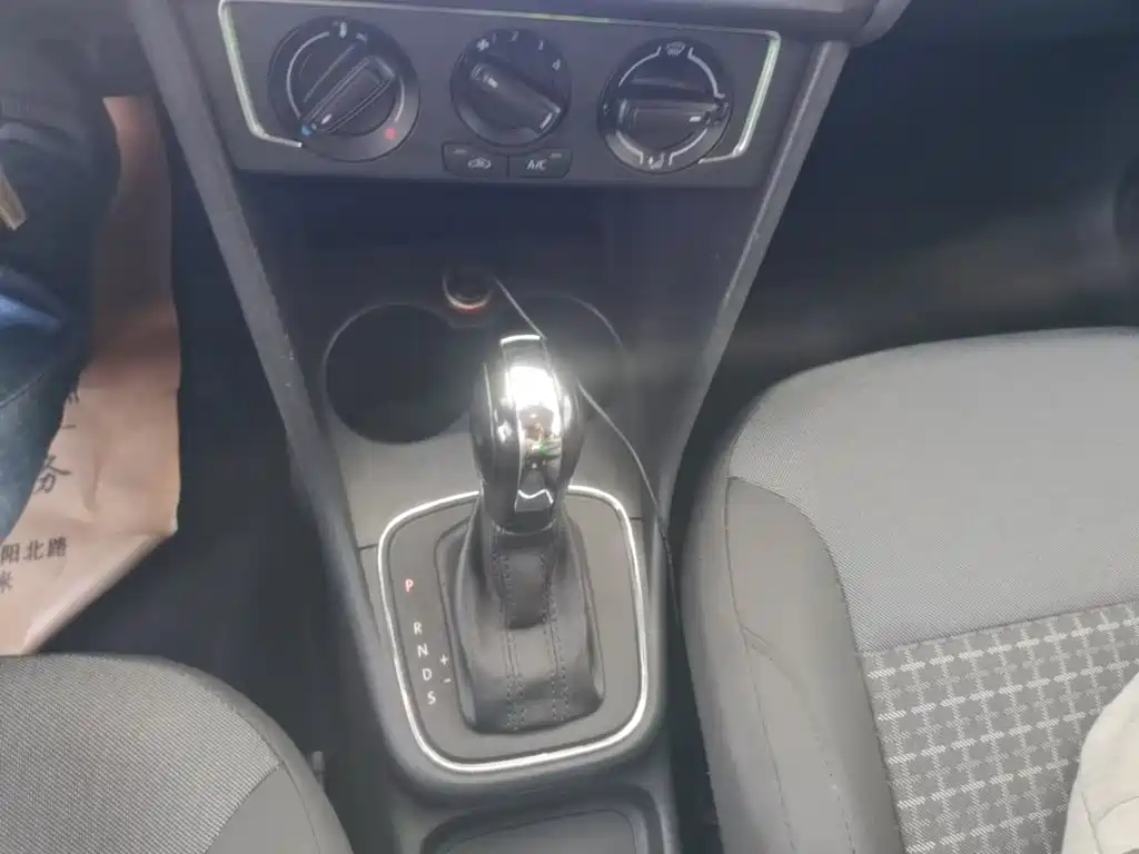 Volkswagen Polo — миниатюра 14