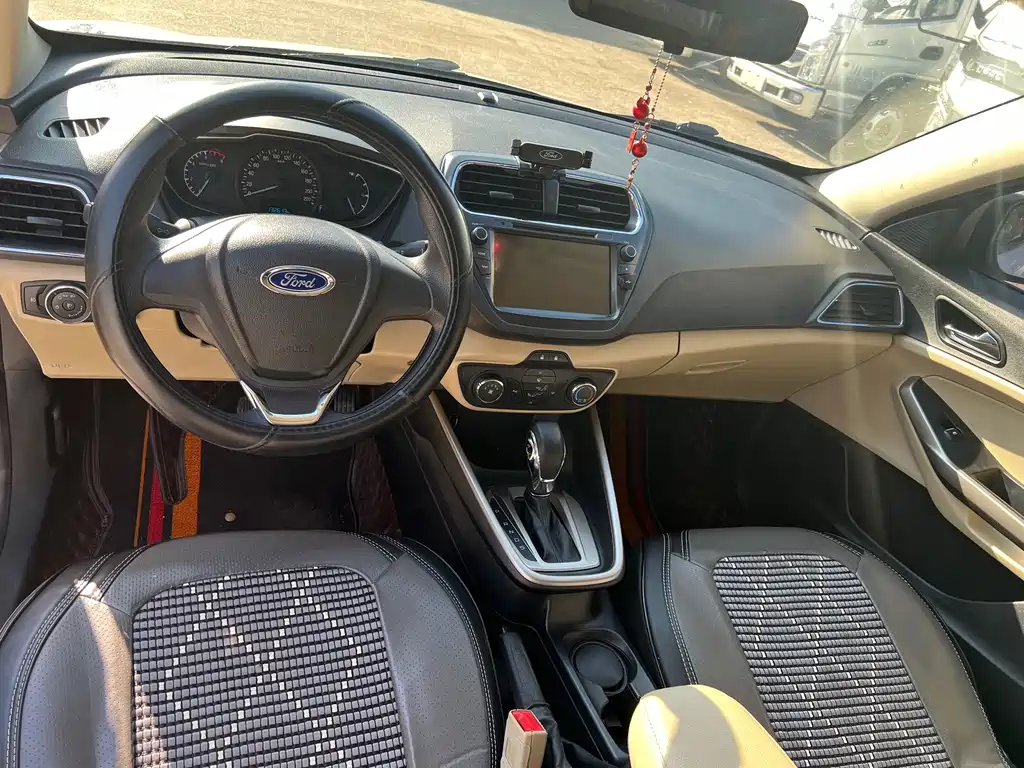 Ford Escort — миниатюра 9