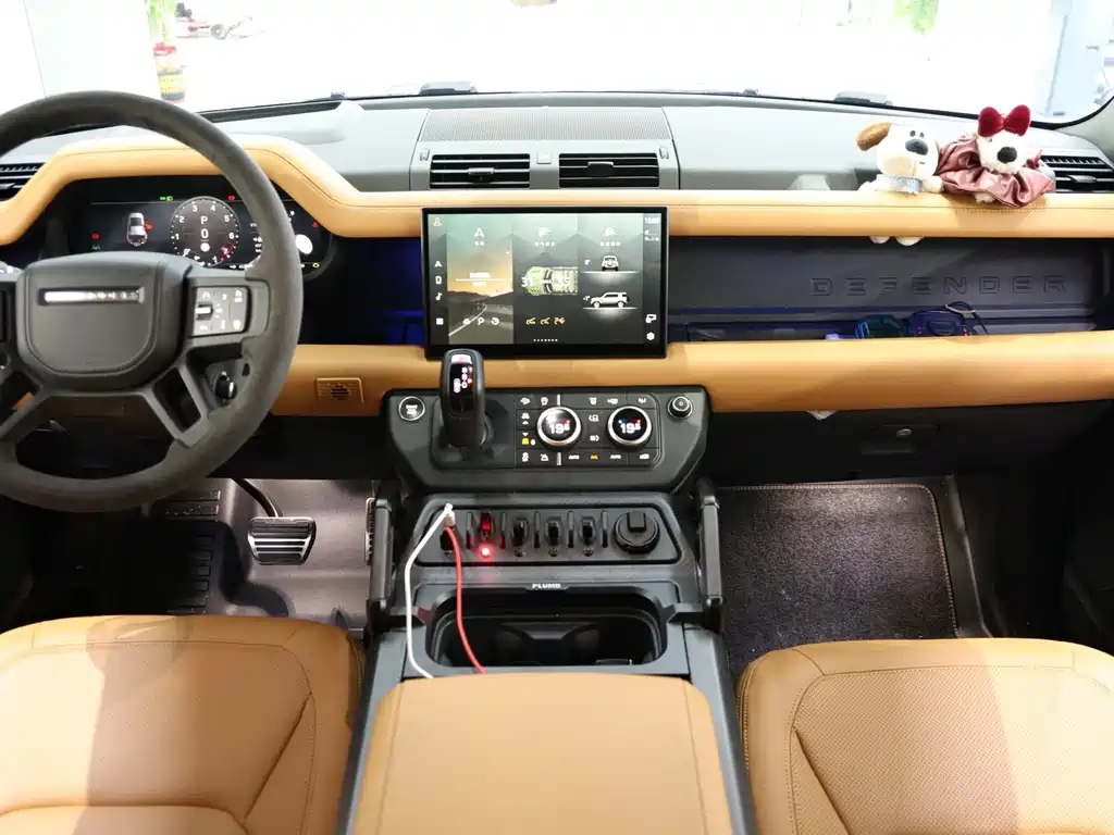 Land Rover Defender — миниатюра 18