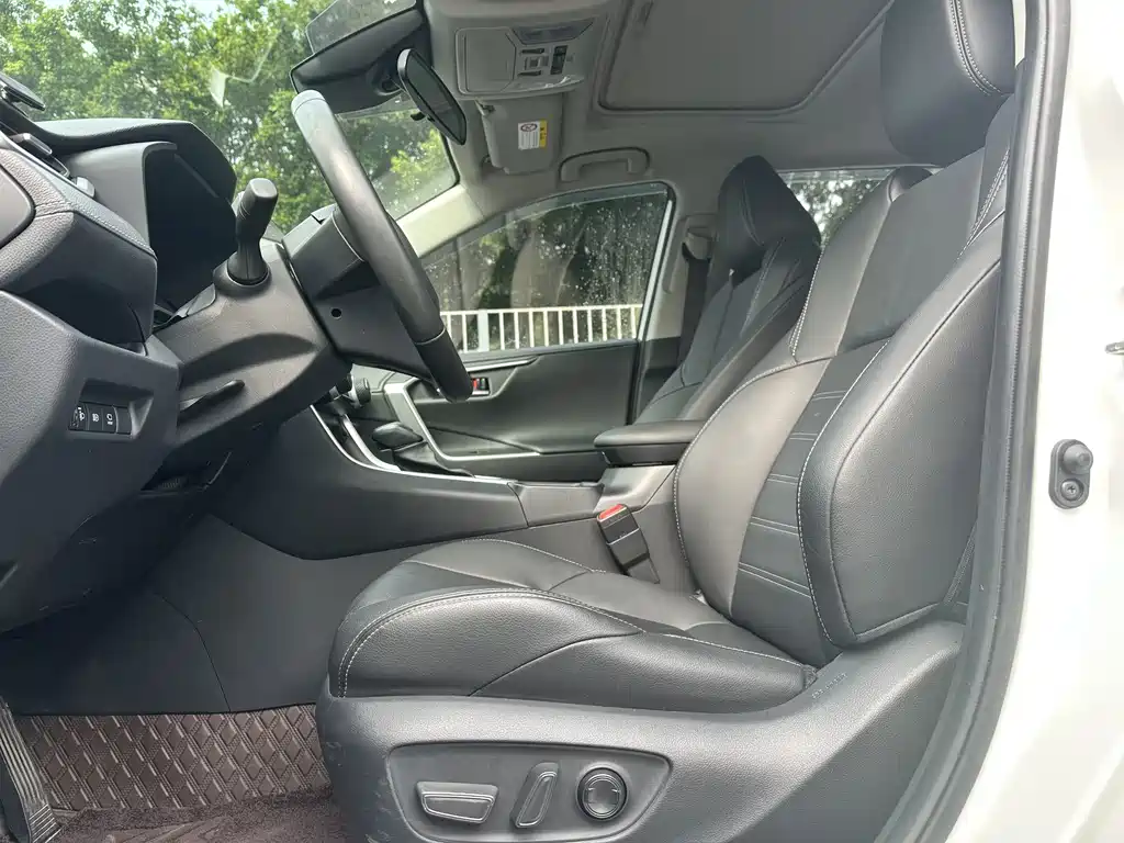 Toyota Wildlander — миниатюра 10