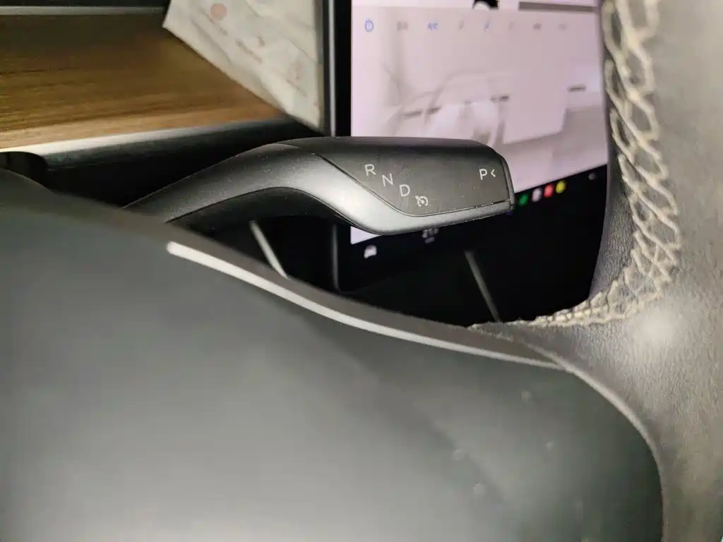 Tesla Model 3 — миниатюра 10