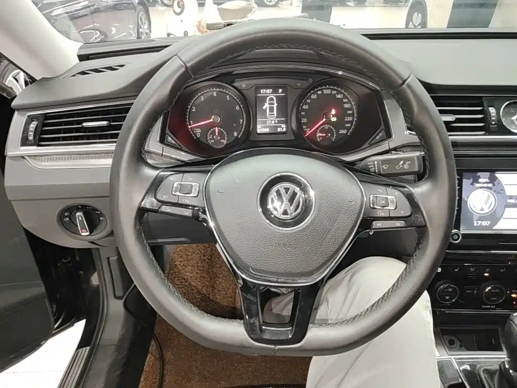 Volkswagen Passat — миниатюра 11