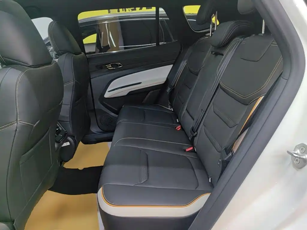 Ford Equator Sport — миниатюра 17