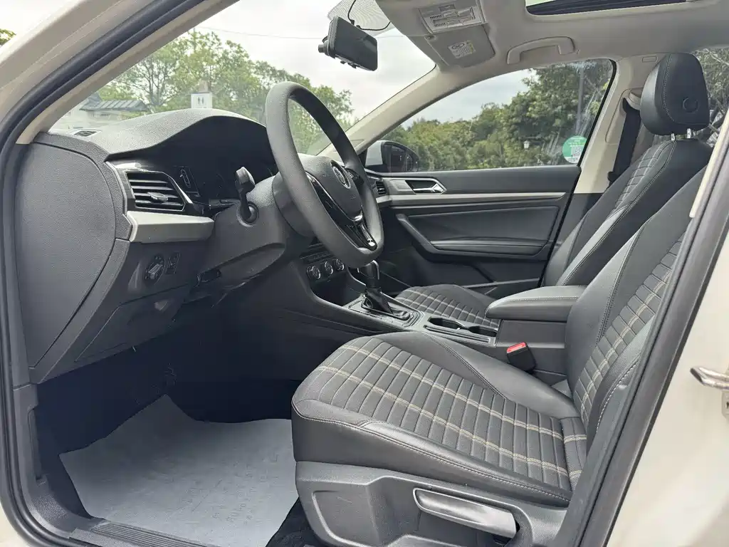 Volkswagen Lavida — миниатюра 7
