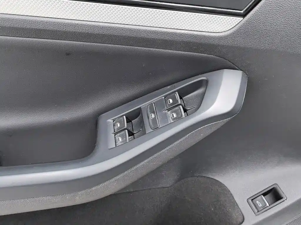 Volkswagen Sagitar — миниатюра 9