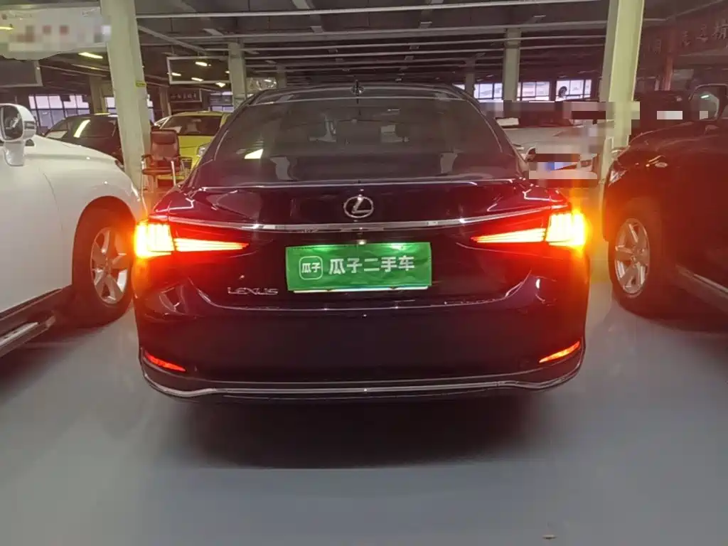 Lexus ES — миниатюра 6