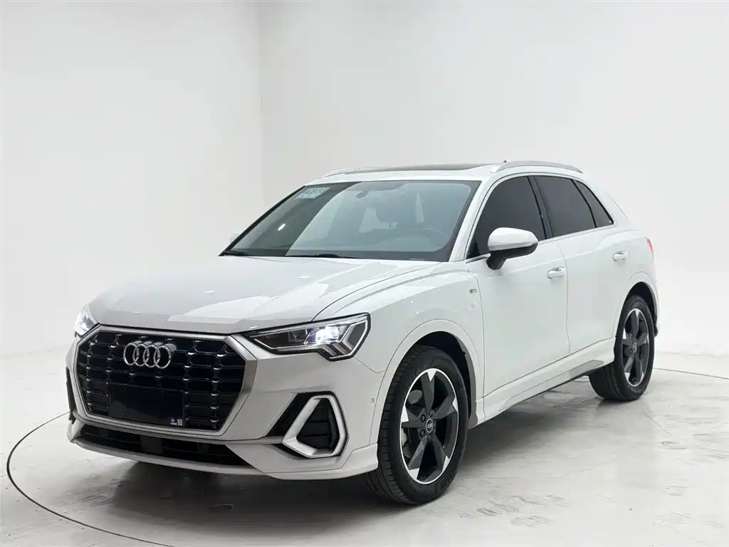 Купить Audi Q3