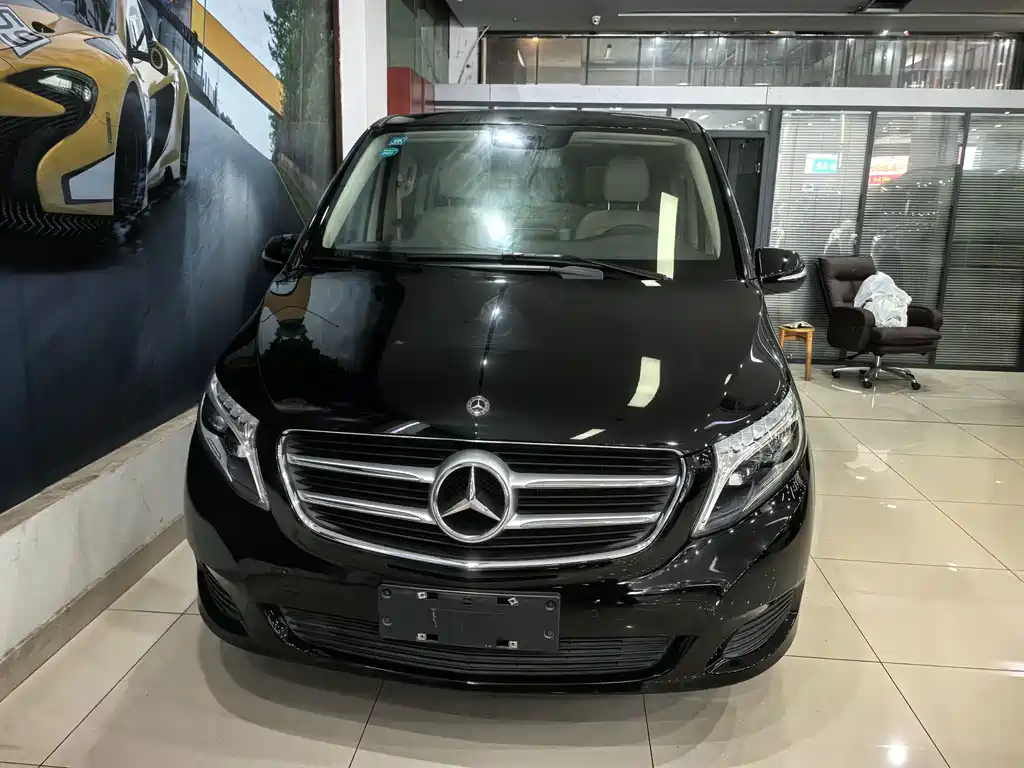Mercedes-Benz V-Class — миниатюра 2
