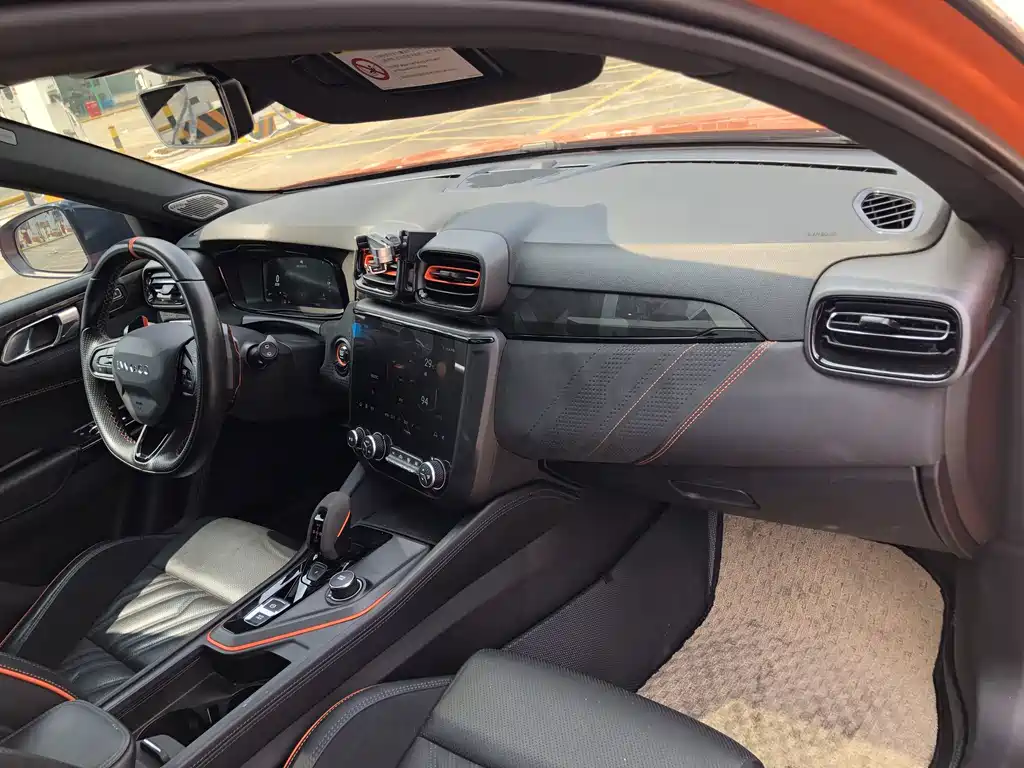 Lynk & Co 02 Hatchback — миниатюра 11