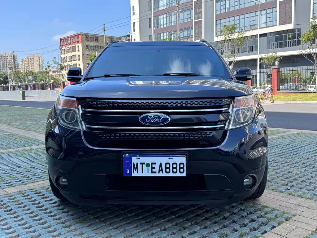 Ford Explorer (Import) — миниатюра 2