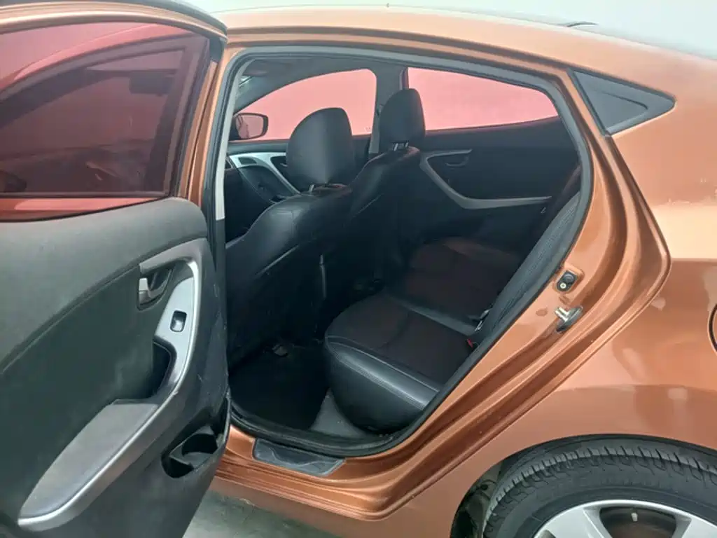 Hyundai Elantra Langdong — миниатюра 7