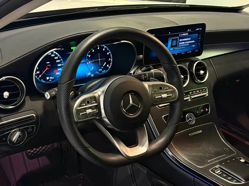 Mercedes-Benz C-Class — миниатюра 12