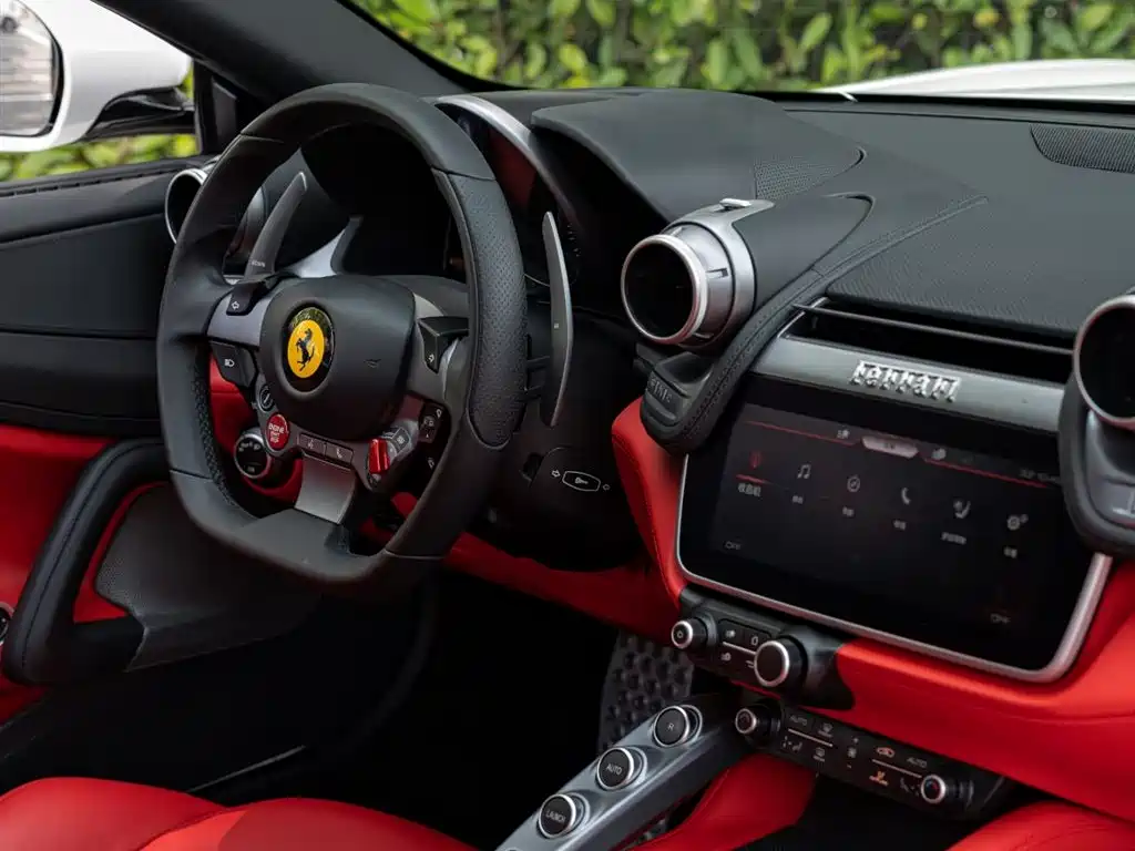 Ferrari GTC4Lusso 3.9T V8, фото 10