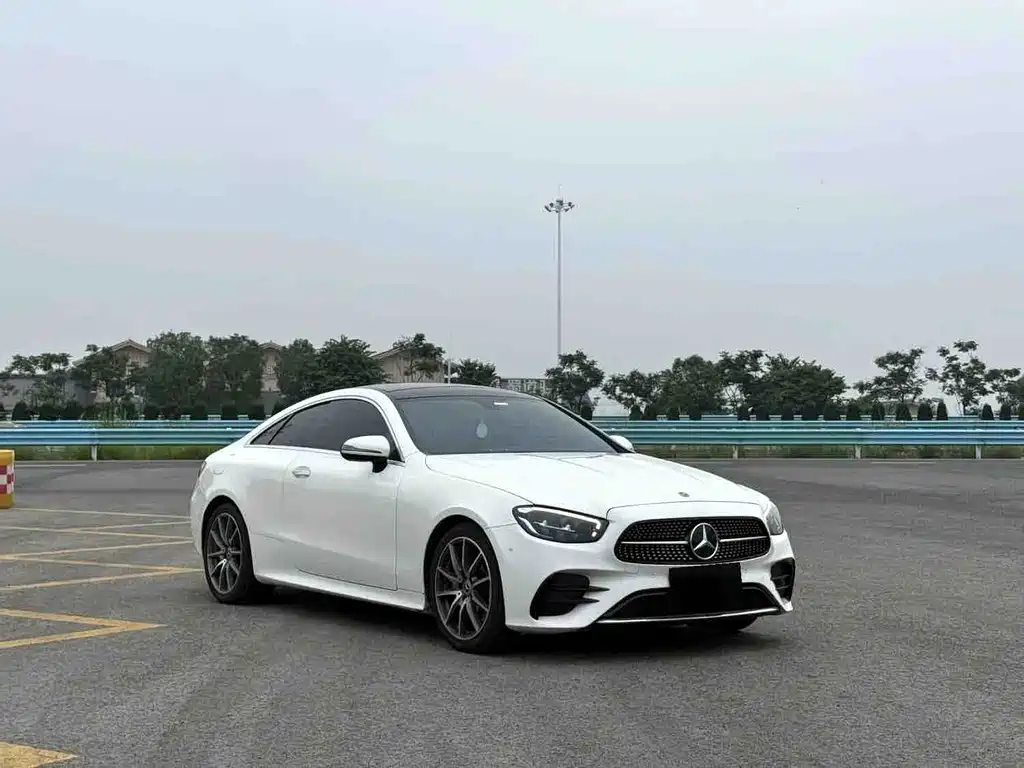 Mercedes-Benz E-Class — миниатюра 3