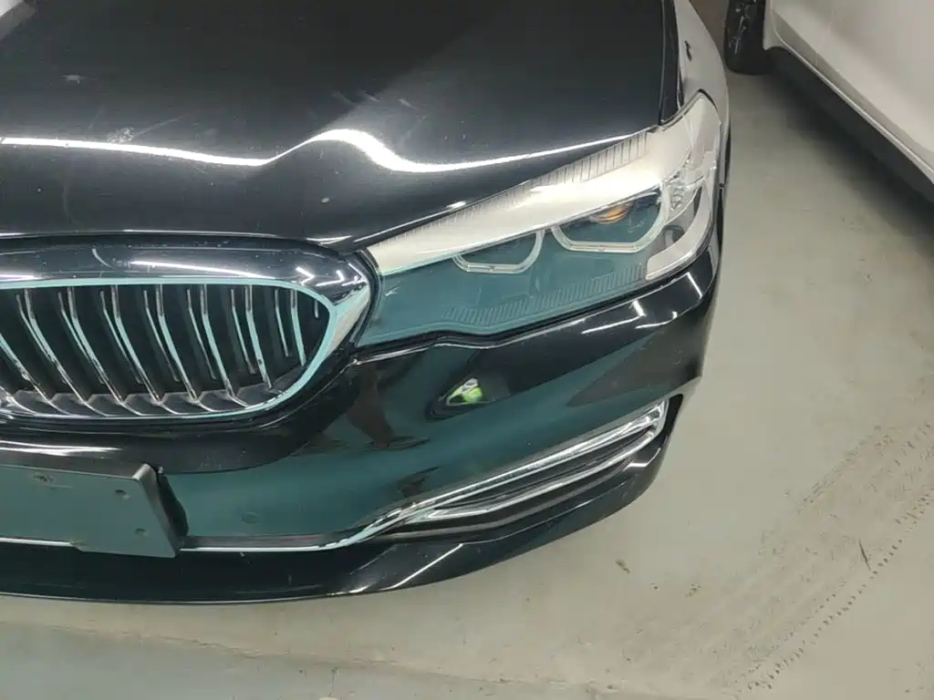 BMW 5 Series — миниатюра 24