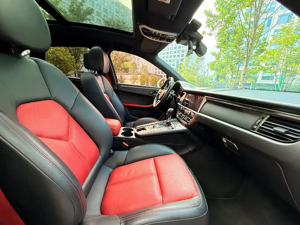 Porsche Macan — миниатюра 9