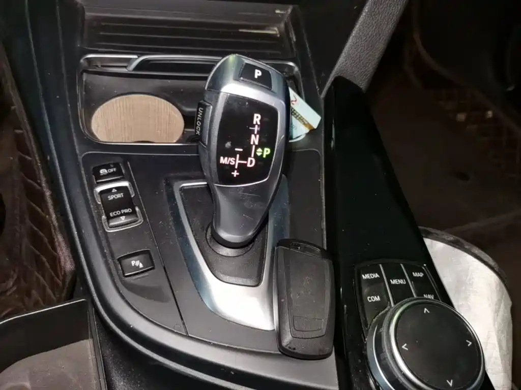 BMW 3 Series — миниатюра 14