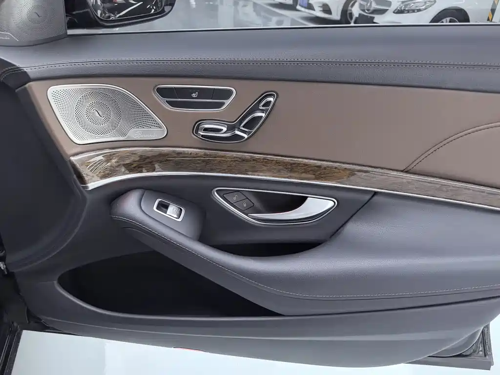 Mercedes-Benz S-Class — миниатюра 16