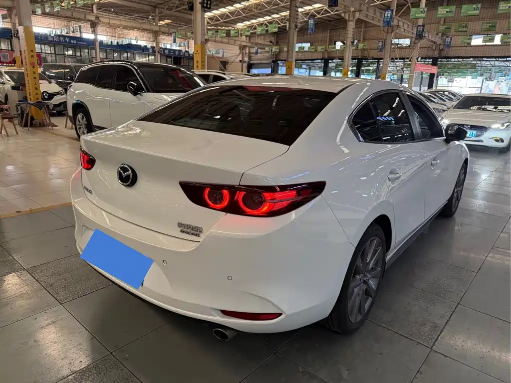Mazda 3 Axela — миниатюра 10