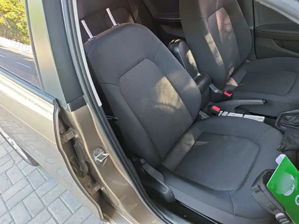Volkswagen Jetta — миниатюра 25