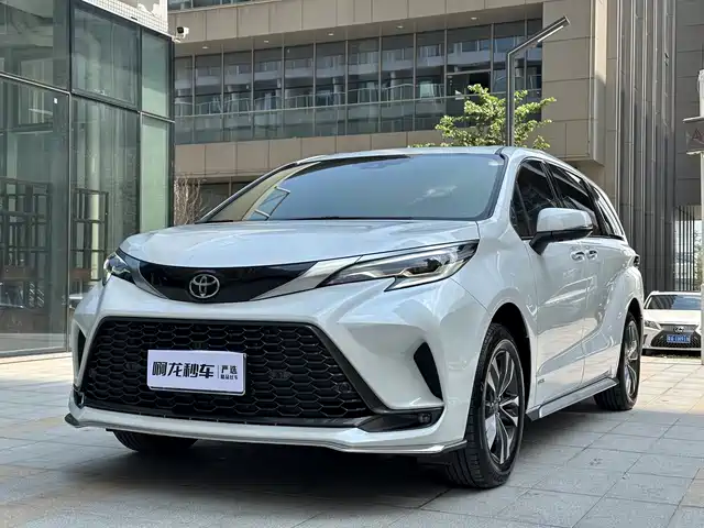 TOYOTA GREVIA 2024