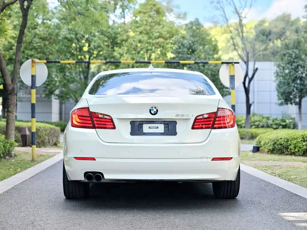 BMW 5 Series (Import) — миниатюра 10