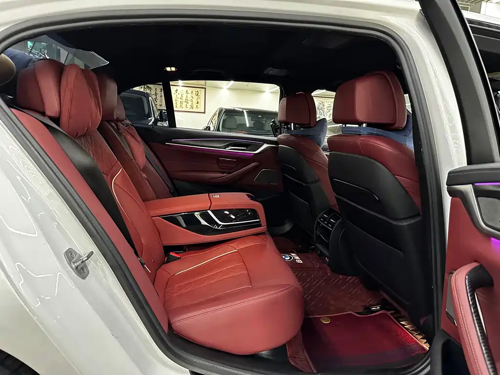 BMW 5 Series New Energy — миниатюра 12