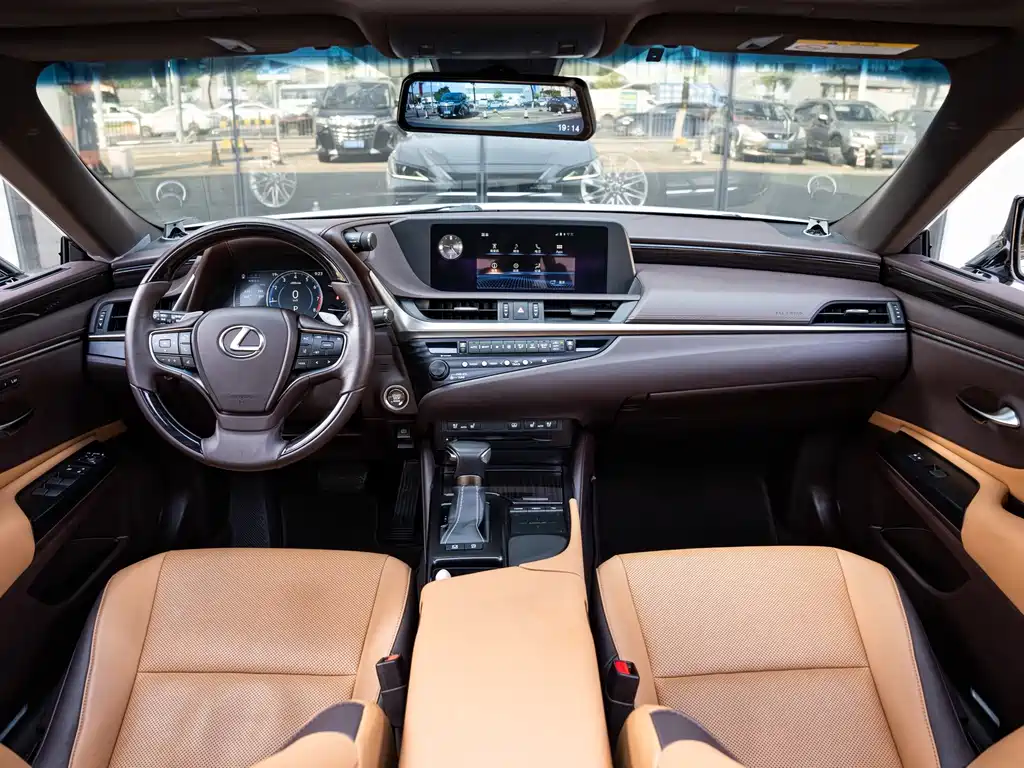 Lexus ES — миниатюра 13