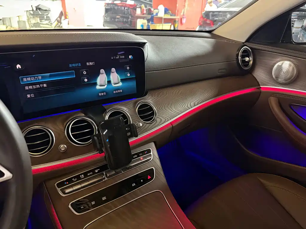 Mercedes-Benz E-Class — миниатюра 6