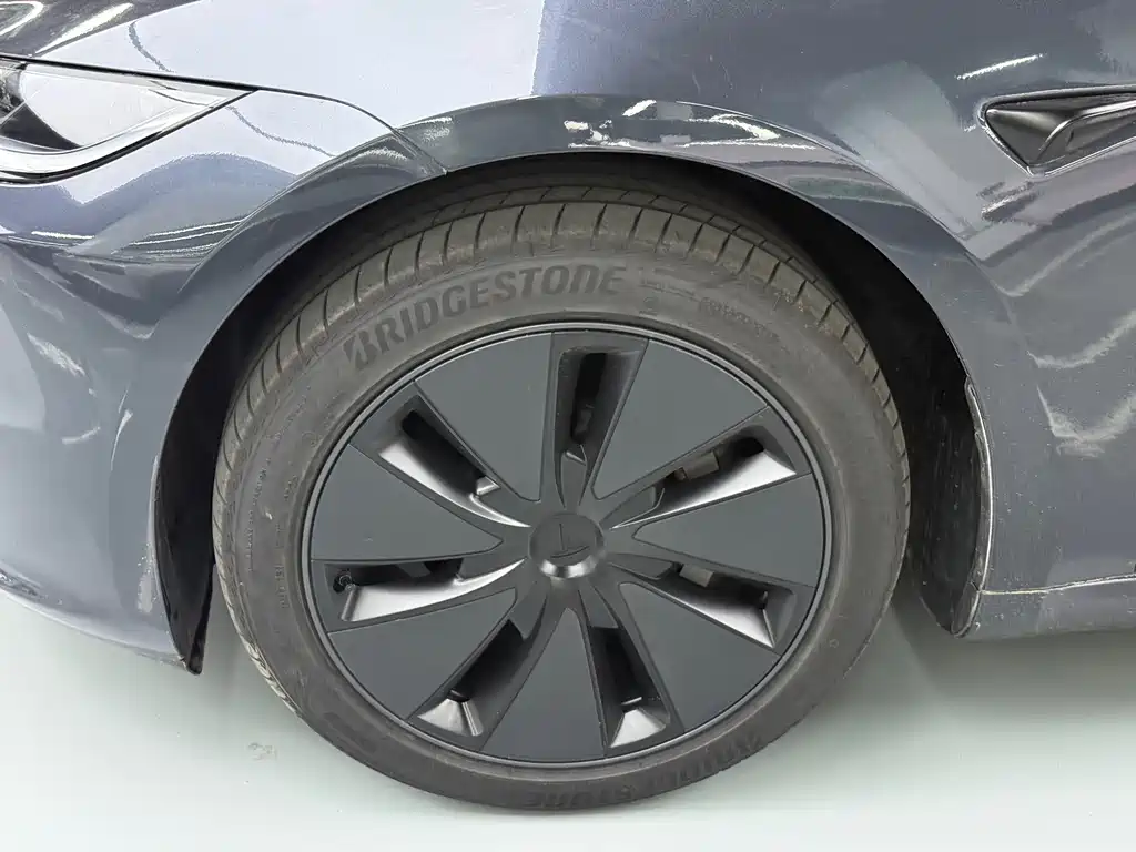 Tesla Model 3 — миниатюра 28