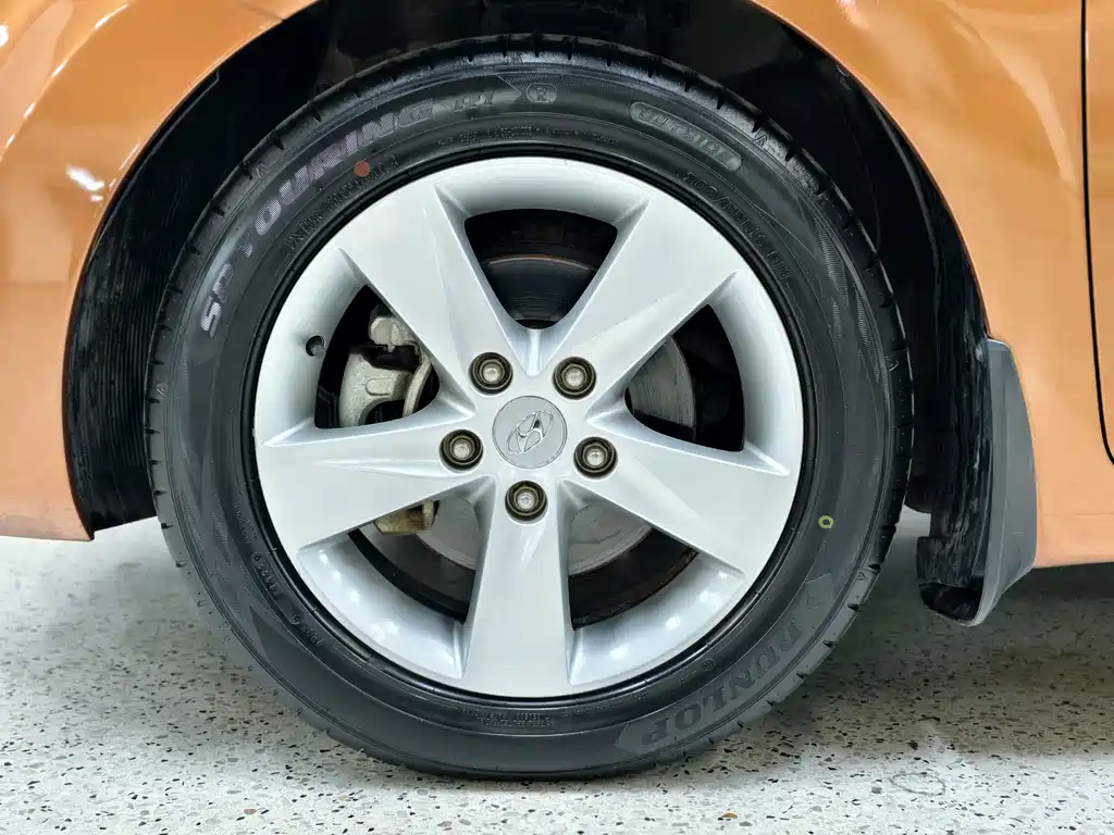 Hyundai Elantra Langdong — миниатюра 11