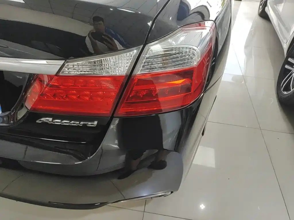 Honda Accord — миниатюра 8