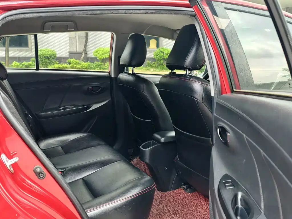 Toyota Yaris L — миниатюра 12