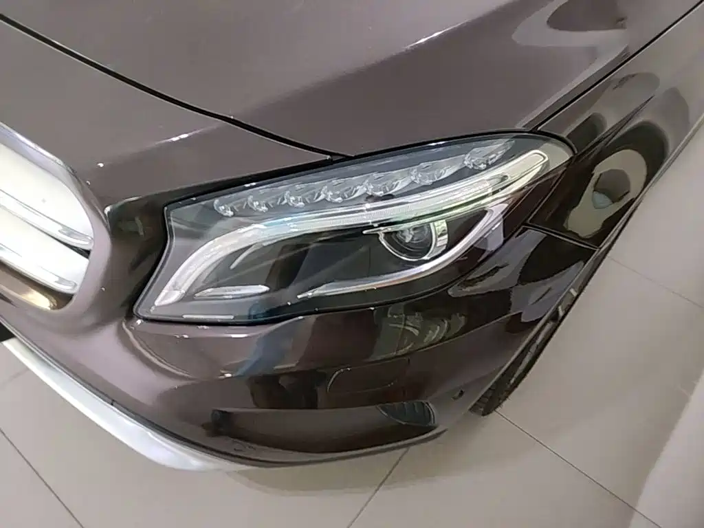 Mercedes-Benz GLA — миниатюра 24