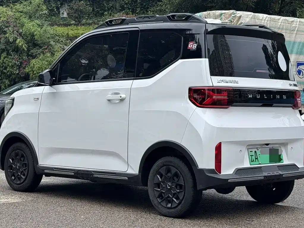 Wuling MINIEV — миниатюра 4